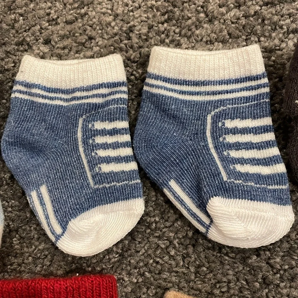 💫bundle of 5💫 random newborn pairs of socks